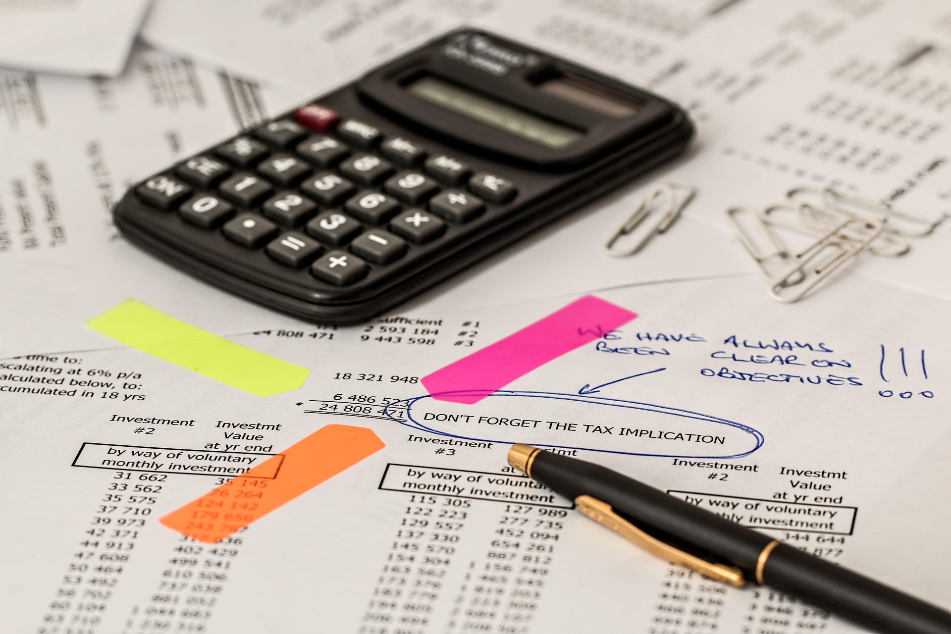 Calculadora de IVA e IRPF para la declaración fiscal trimestral